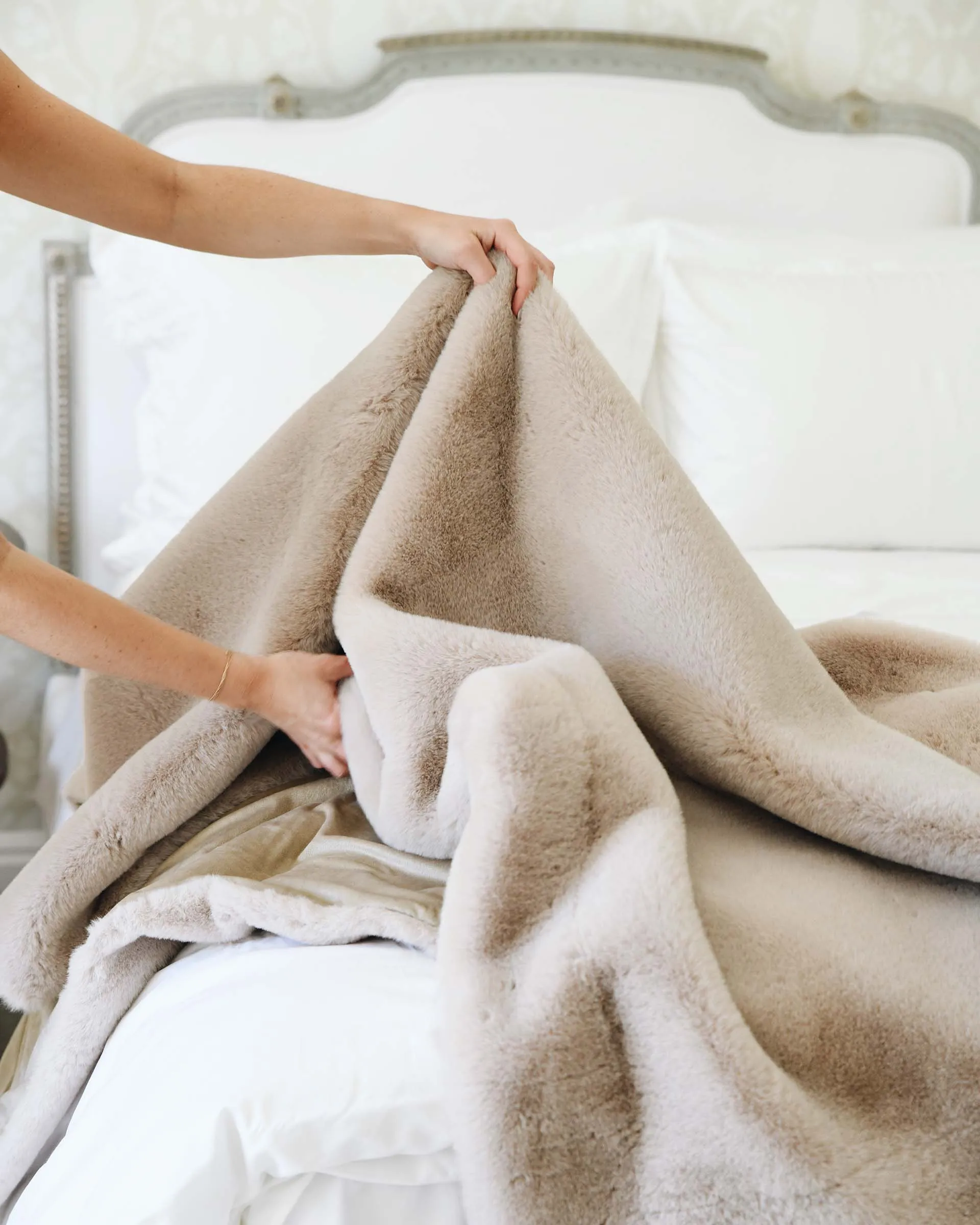 Cozy Cabin Faux Fur Blanket