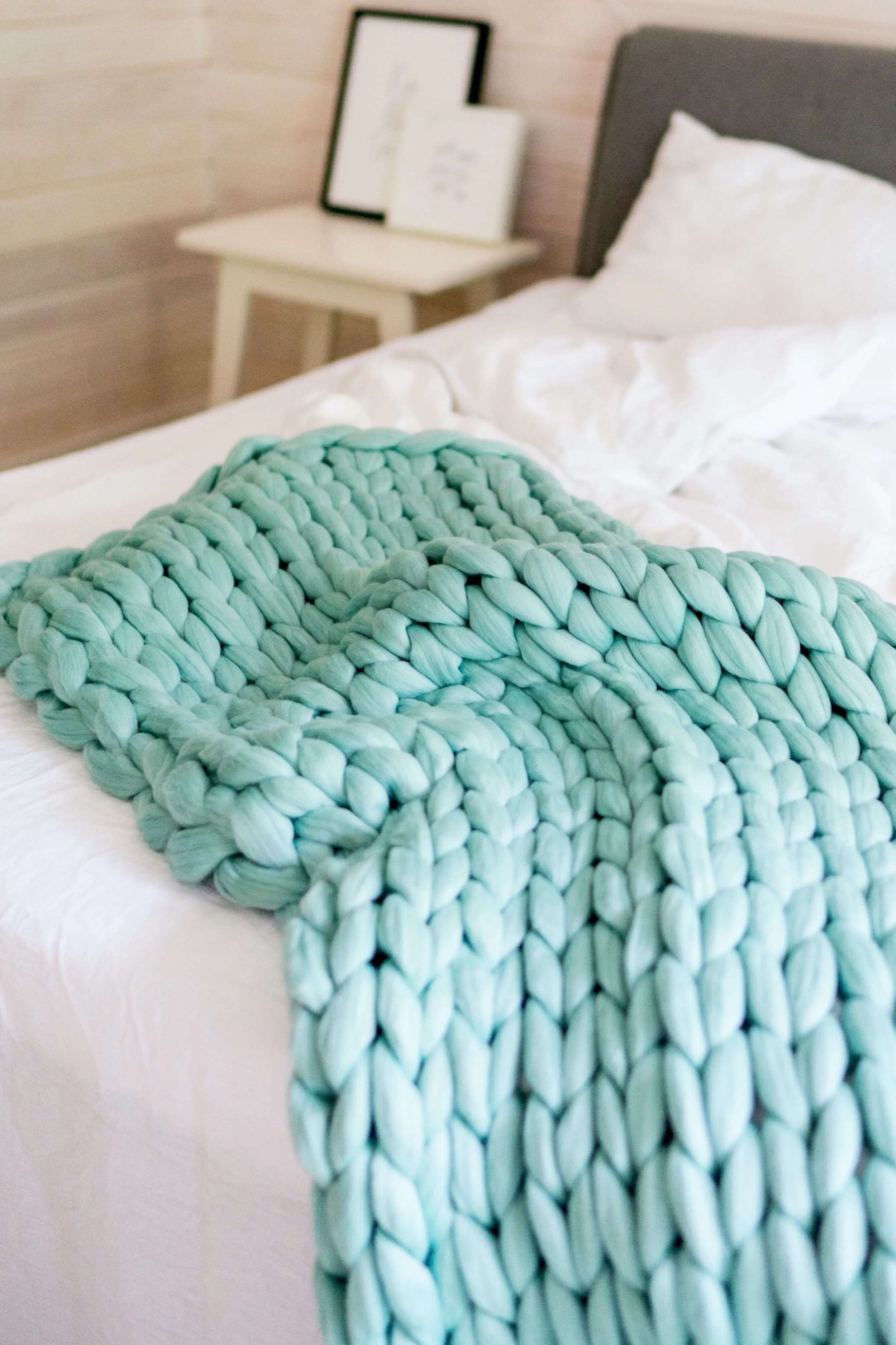 Large throw blanket 50”x70” (130x170 cm)